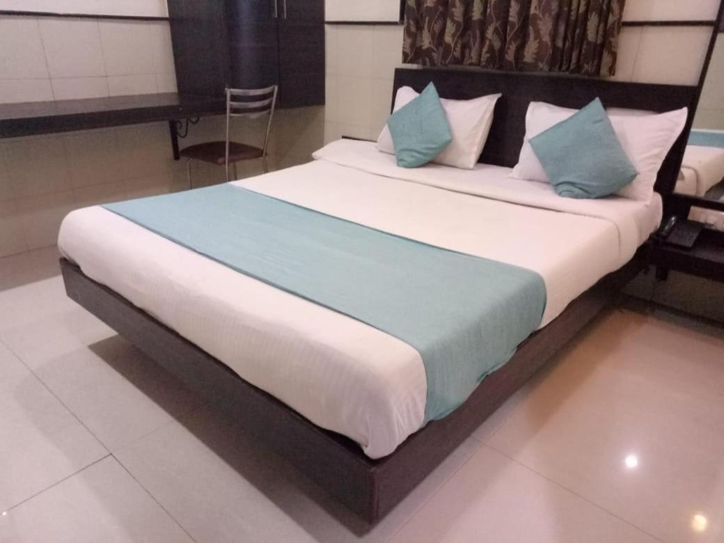 Hotel Sharda Mumbai Exterior foto